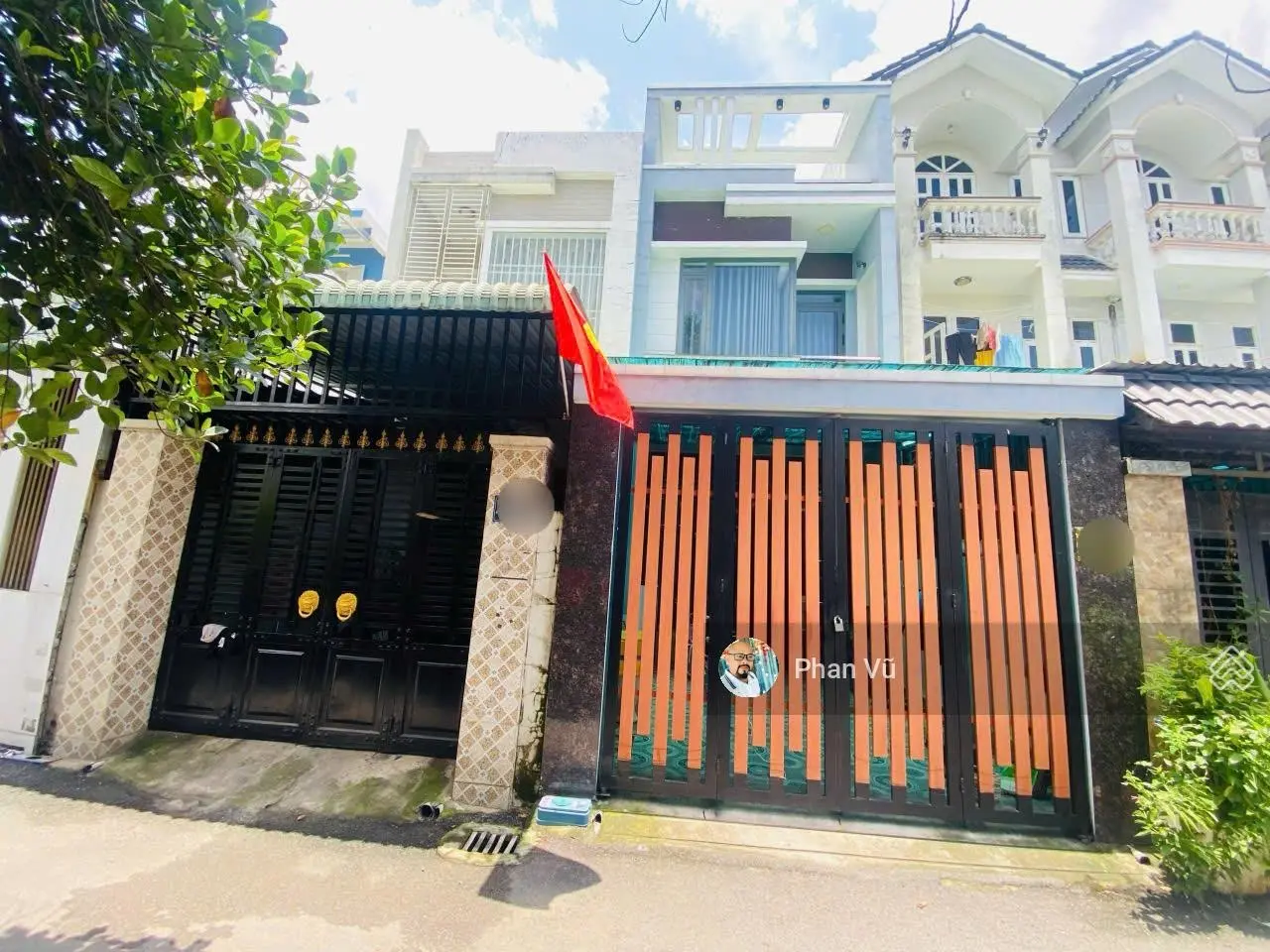 Nhà gần Thủ Đức hoàn công. 3p. Ngủ, sân xe hơi. Đ thông. Lh: 0909 290 ***
