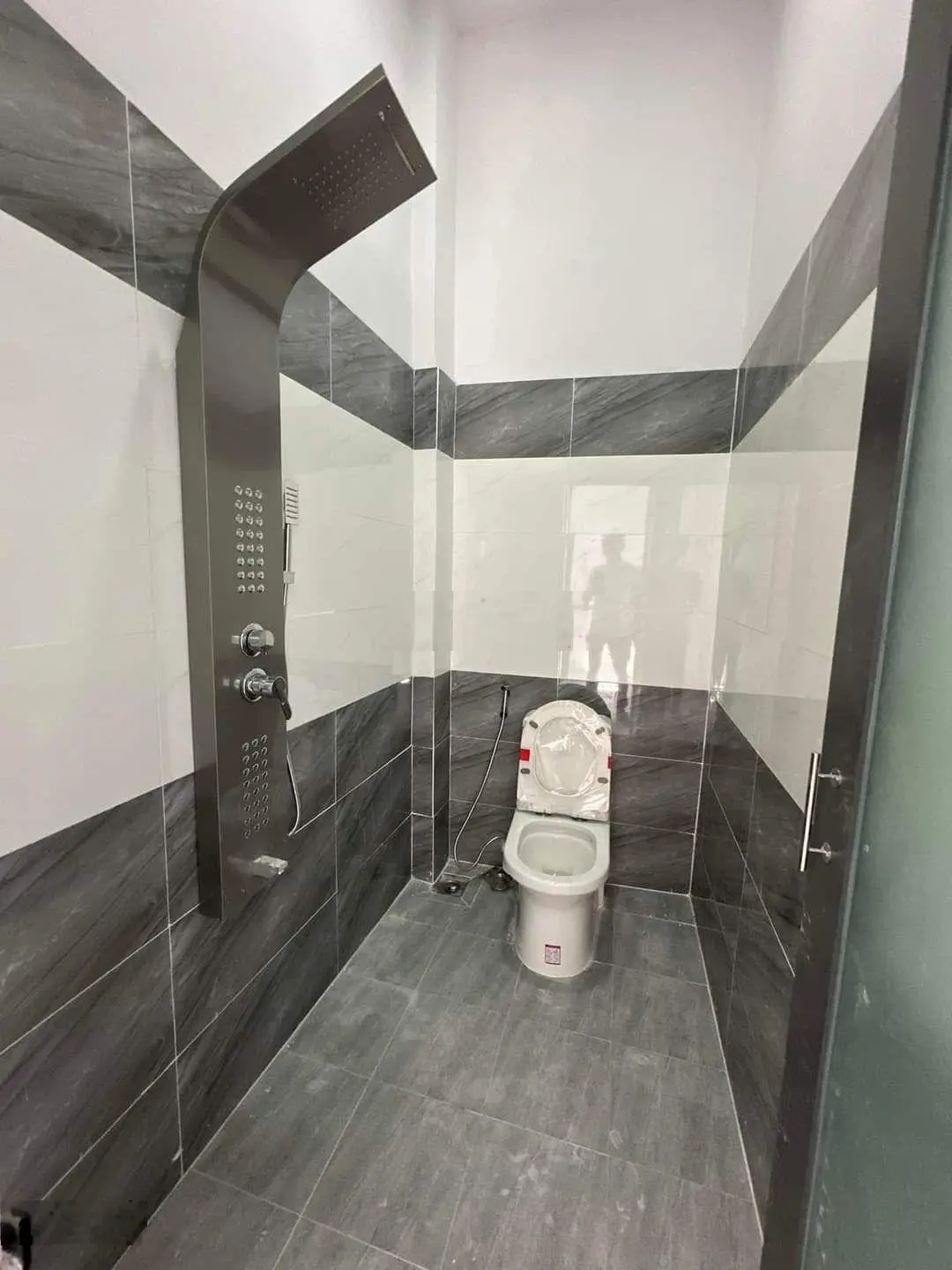 Nhà lầu trệt MT Nguyễn Đức Thiệu, P. Dĩ An kinh doanh mua bán tốt
