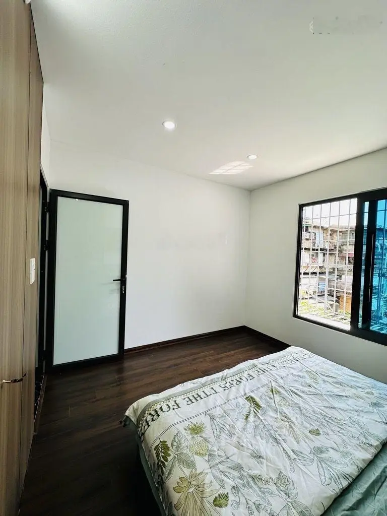 Bán TT tầng 4 Thanh xuân, ở vip, tặng full nội thất, DT 90m2 giá 3.3 tỷ