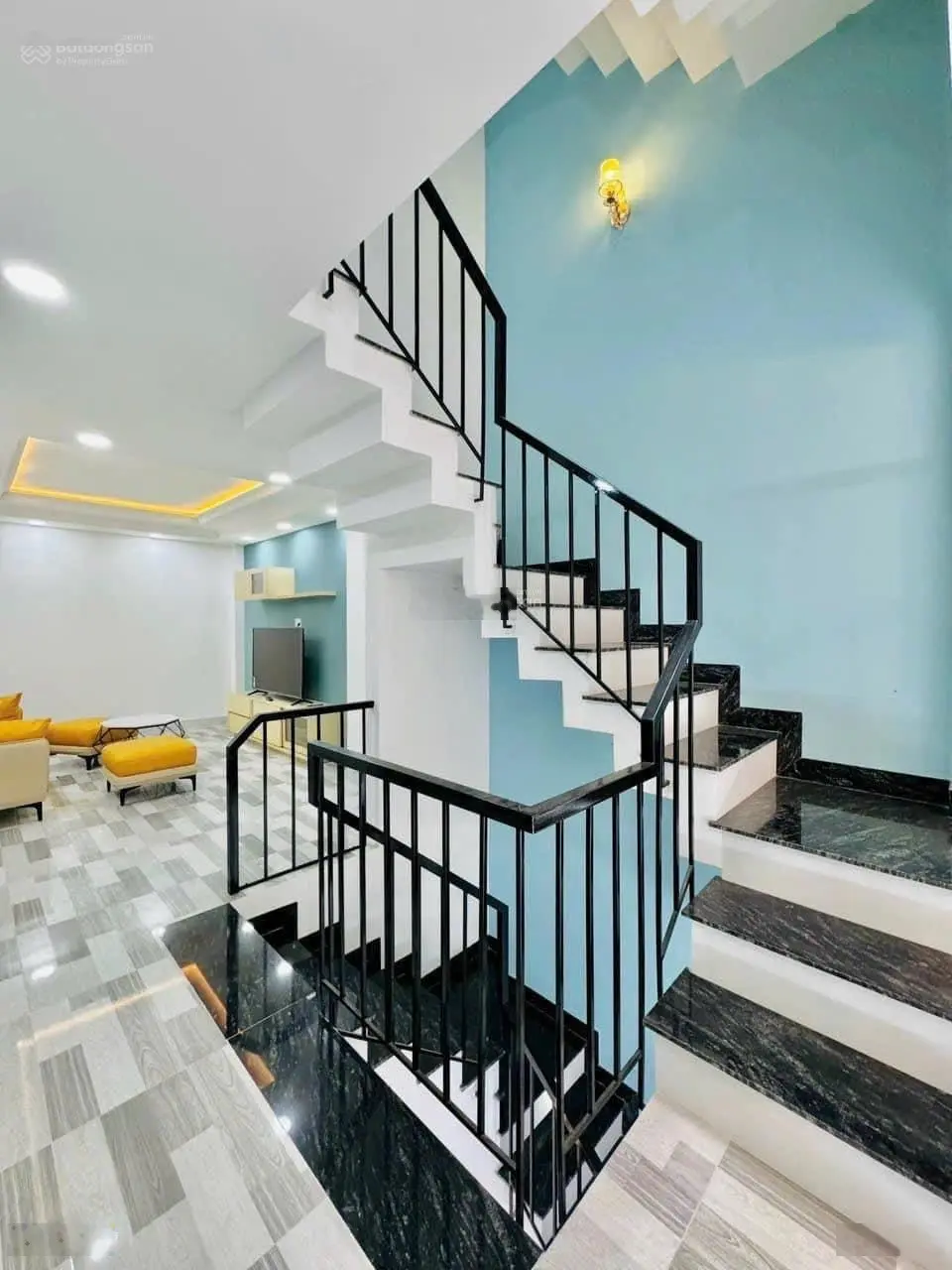 Kinh doanh thua lỗ bán gấp nhà ở Nhiêu Tứ, P6, Phú Nhuận. DT 28,2m2. Sổ hồng riêng