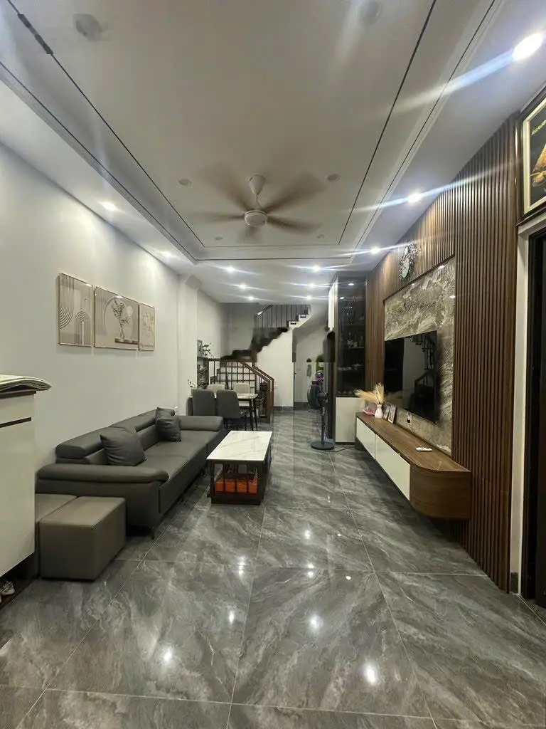 Bán nhanh căn nhà 5 tầng cực đẹp Việt Hưng. Long Biên. hà nội