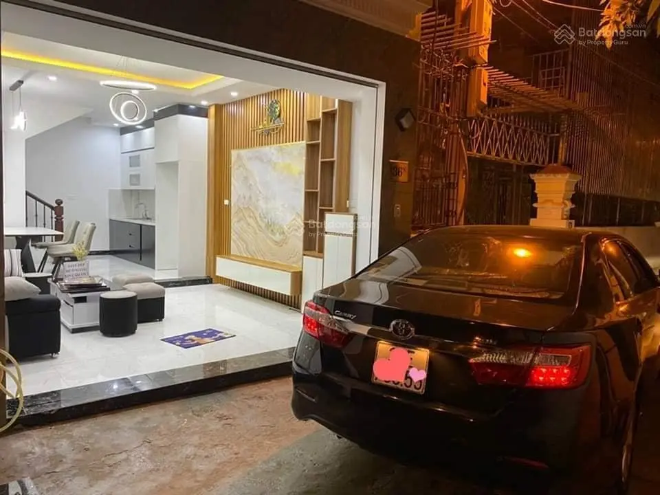 Hiếm có khó tìm, nhà đẹp, dân xây ô tô đỗ cửa, Phố Trạm - Cổ Linh, 46 m2 * 5T, MT 5m. Nhỉnh 5tỷ