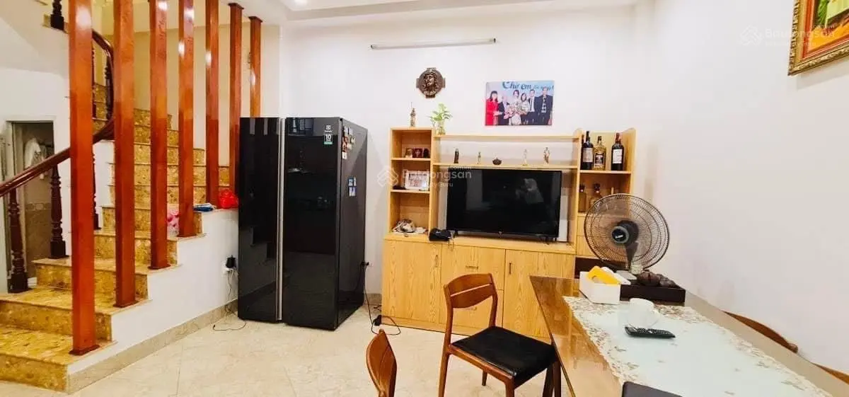 Nhà đẹp TT Ba Đình - Giá đẹp - ngõ thông - gần phố. DT: 35m2 x5tầng tài chính: 6,7tỷ