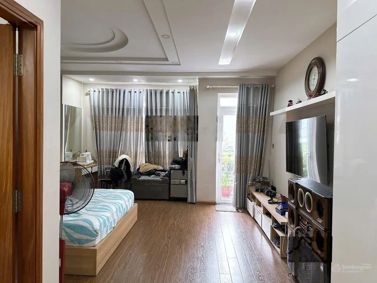 Cần bán gấp MT đường 32A diện tích 5x20,3.5 tấm có đầy đủ nội thất
