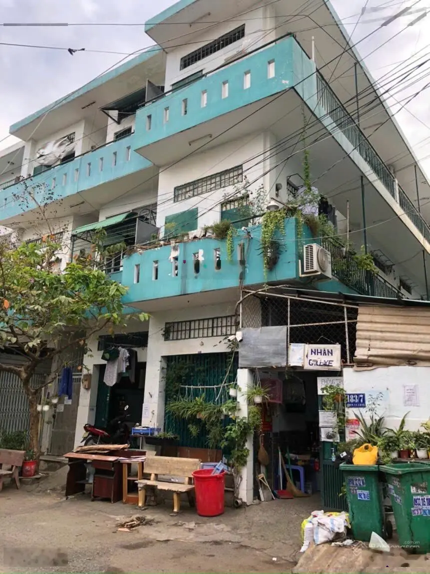 Bán nhanh CHDV có 48P đang có HĐT khoán 90tr/th, DT 15x22m giá 27,5 tỷ. 0933 198 *** Đại Phú