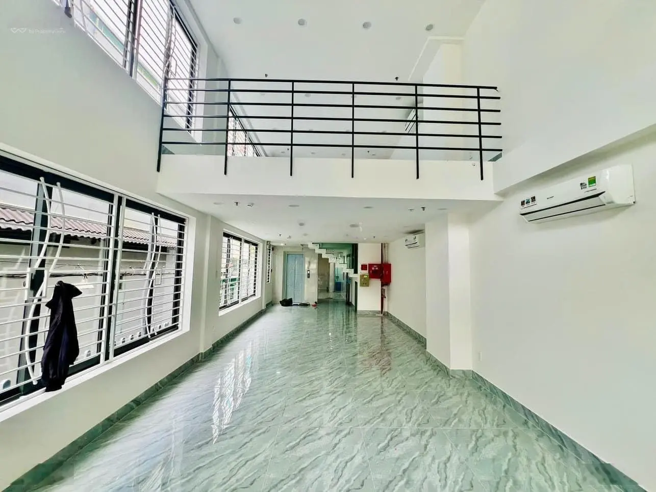 Nhà 2 mặt tiền hẻm xe hơi có hầm 20p(có thể KD CHDV) 5x27m Dương Quảng Hàm P5 ngay DH Văn Lang