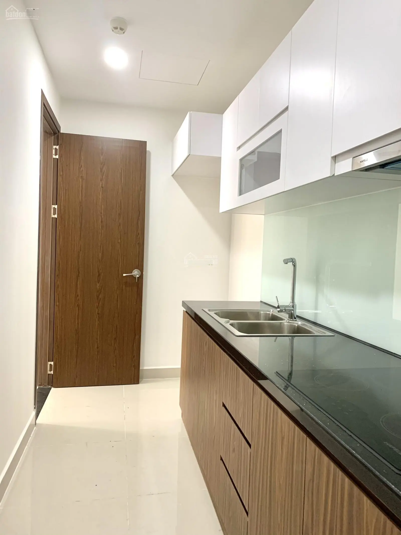 Bán Phú Đông Premier căn góc A, đã có sổ, bếp mở Đông Bắc, 2PN - 2 WC, giá 2 tỷ: 0947 853 ***