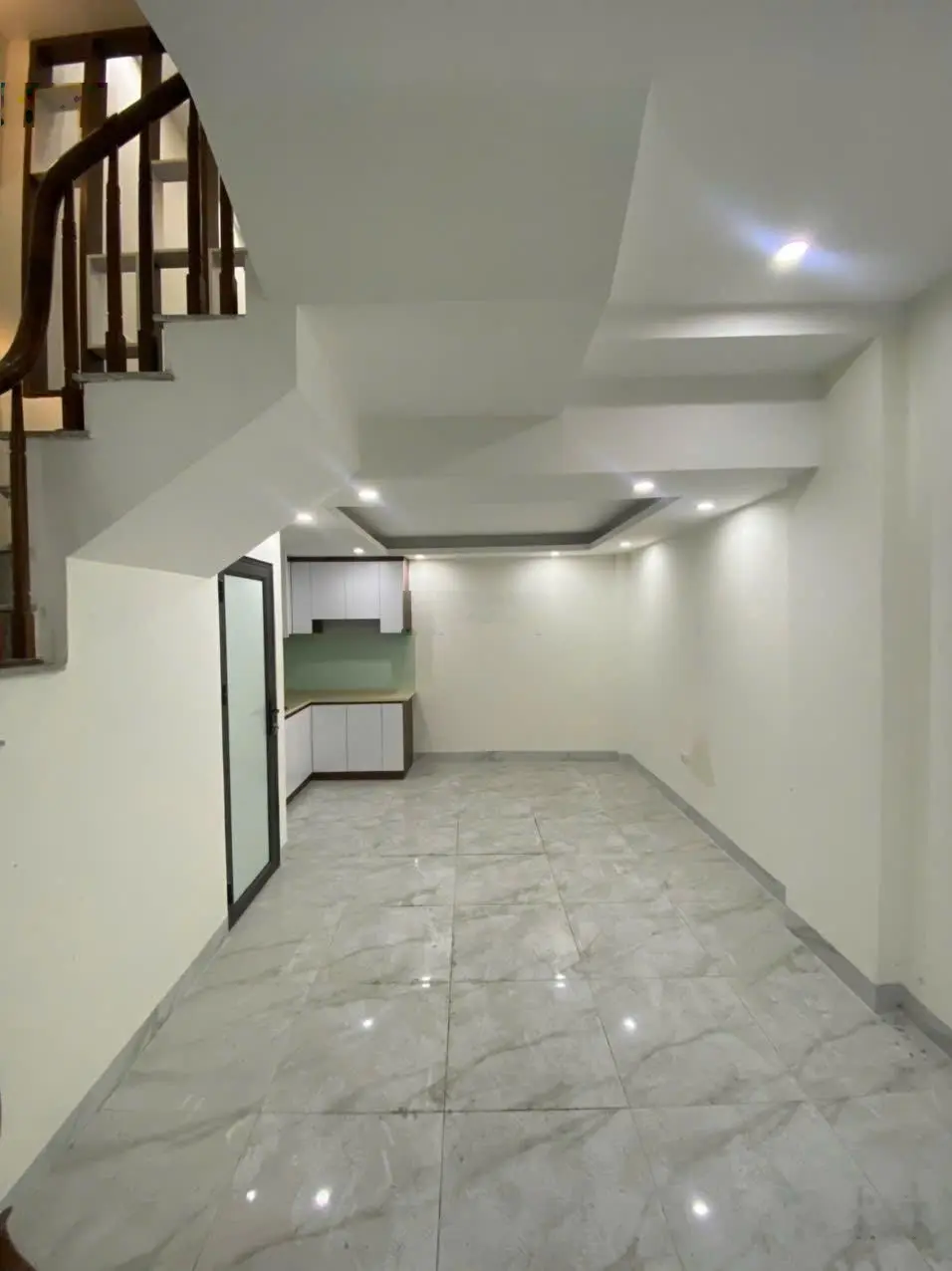 Gấp quá rồi, giảm 300 triệu, nhà 5 tầng 40 m An Khánh Hoài Đức ô tô, kinh doanh, sát đại lộ, 5 tỷ.