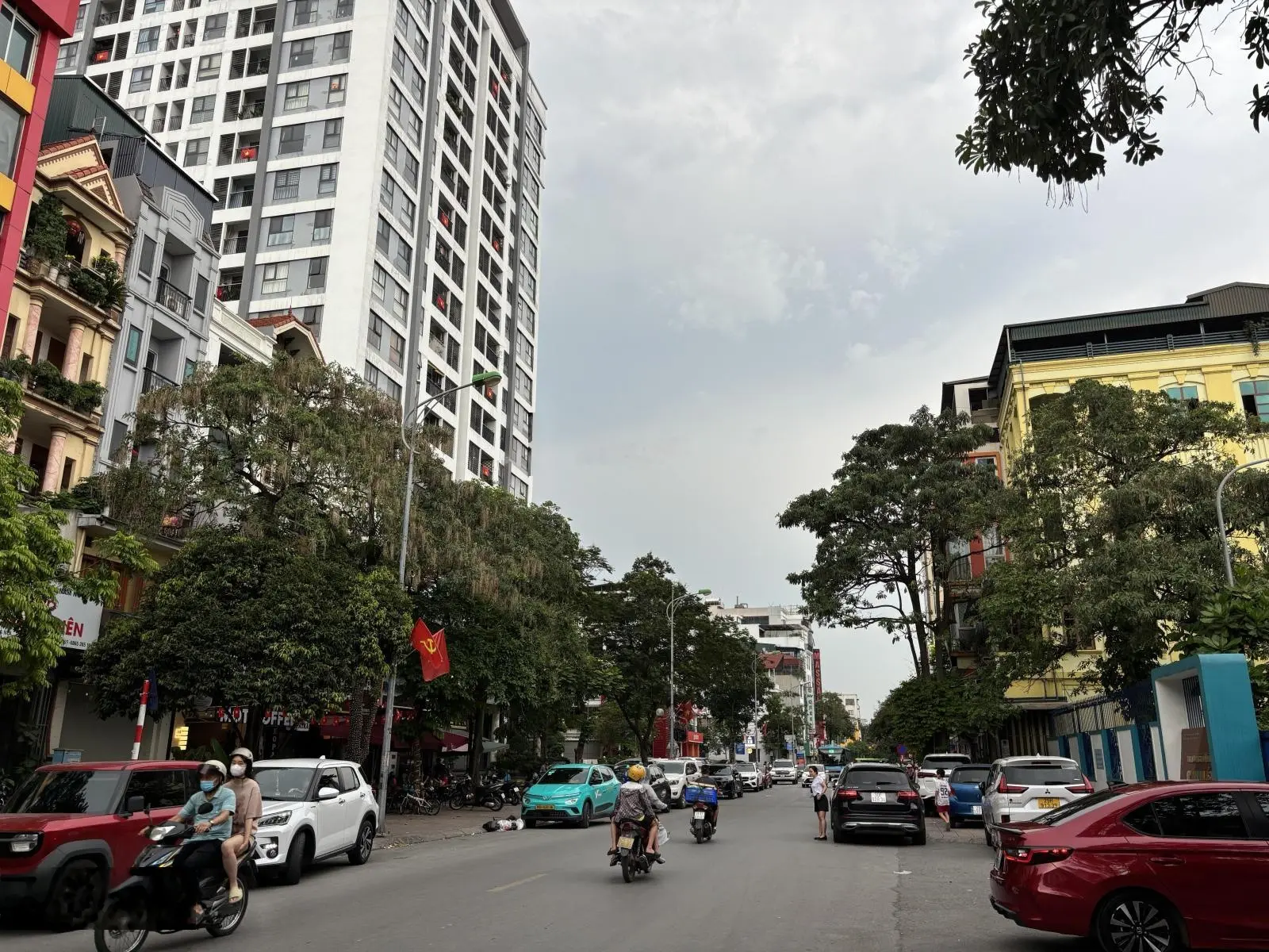 Bán Căn Nhà 6 Tầng Thang Máy Full Đồ Mặt Kinh Doanh Khu Phố Nguyễn Sơn kinh doanh Sầm Uất giá trị