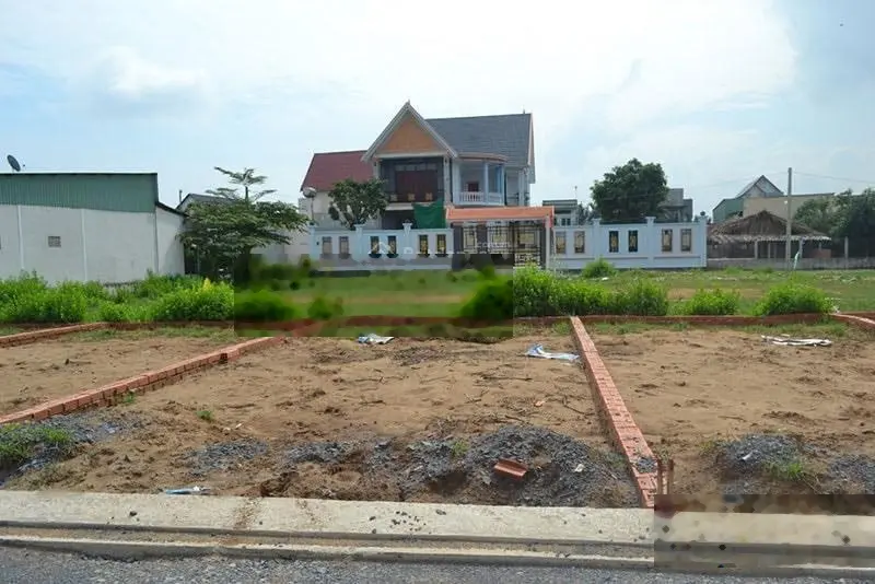 Chính chủ cần bán gấp 2 lô đất liền kề đường 768 220m2, SHR ngay ngã tư Quang Thắng