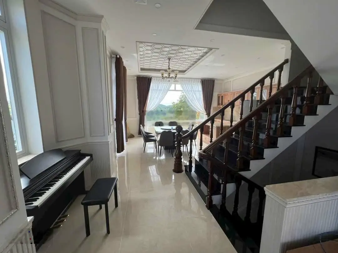 Bán biệt thự mới xây KQH An Sơn, Phường 04, TP Đà Lạt. DT: 144 m2. Giá: 19,2 tỷ. LH: 0908 748 ***