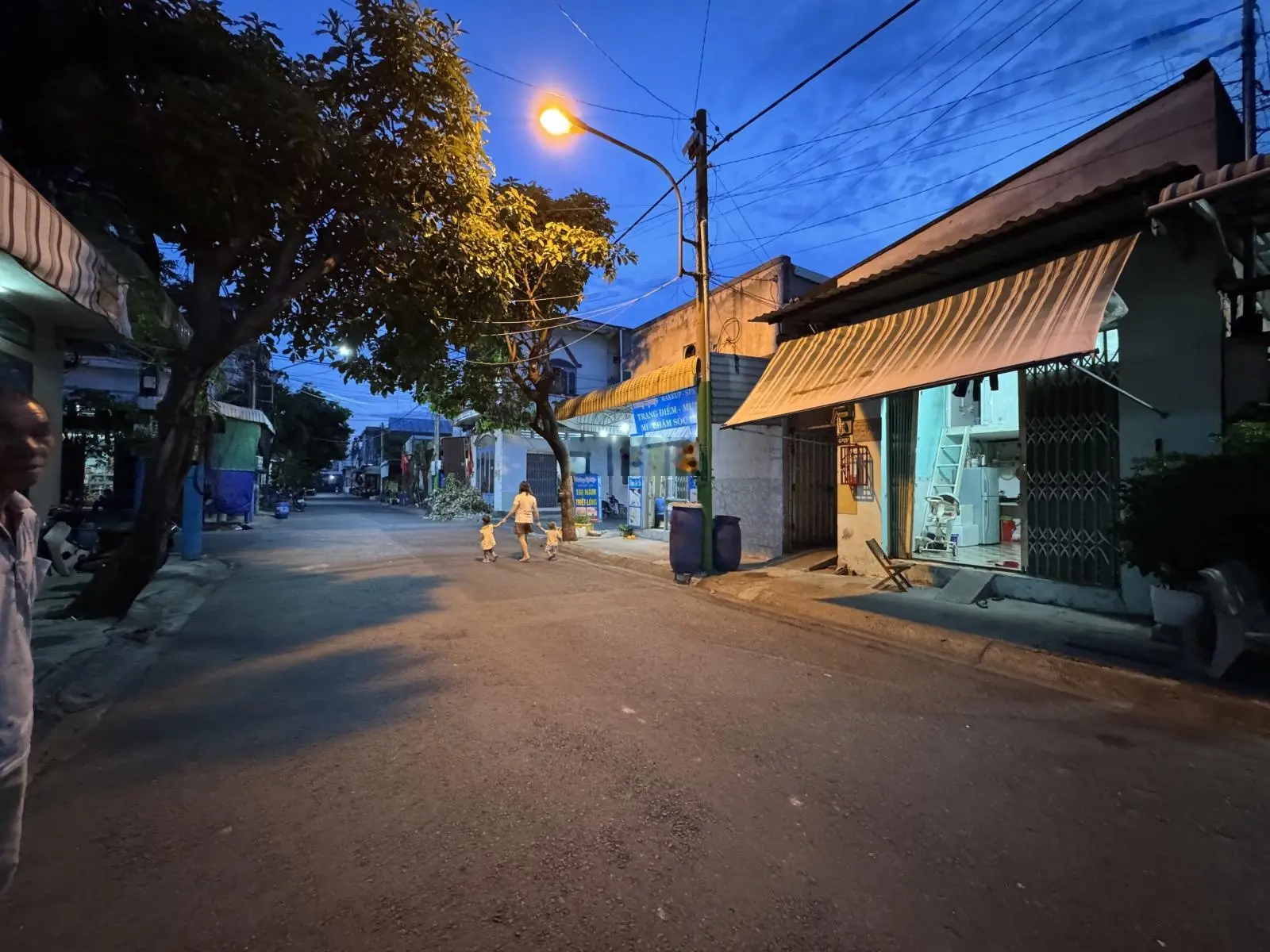 Kẹt vốn kinh doanh giảm 200tr bán nhanh dãy trọ 8 phòng 110m2 ngay Chợ Đồng An 3 KCN VSIP