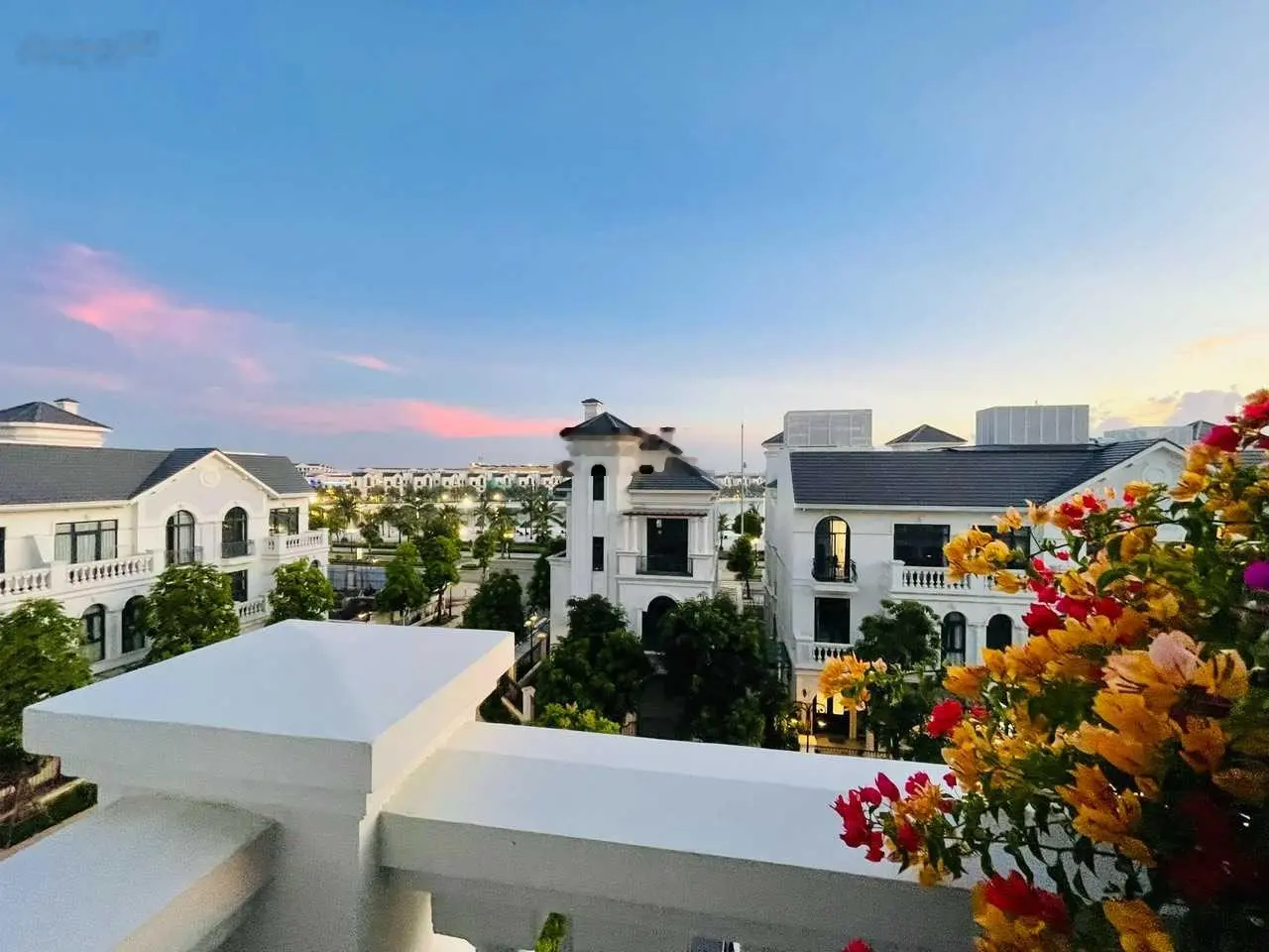 Chính chủ bán liền kề TMDV Hải Âu 16 - 15 - trung tâm phố đi bộ chợ đêm Vinhomes Ocean Park