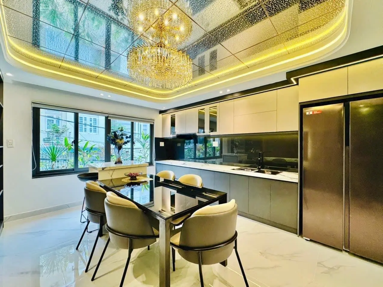 Bán siêu phẩm thang máy thiết kế đẳng cấp - ngay City Land Pak Hill - Lotte Mart