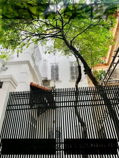 Siêu phẩm đỉnh cao! Bán nhà 3 tầng 93m2 đẹp nhất phố - mặt tiền 4,5m, ô tô ra vào - 11 tỷ