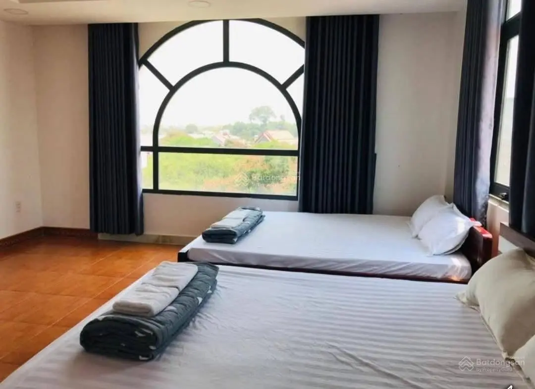 Bán biệt thự 5 tầng tại Đông Hòa, Dĩ An, Bình Dương, giá tốt, 16,7 tỷ, 220m2, dòng tiền 70tr/ tháng