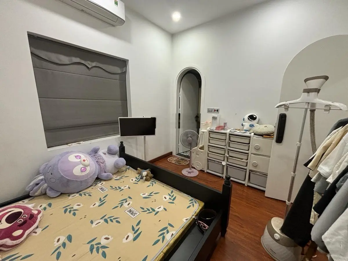 Bán nhà siêu vip Phùng Chí Kiên 164m2 x 3 tầng mặt tiền 11m ô tô tránh cực đỉnh khu dân trí cao