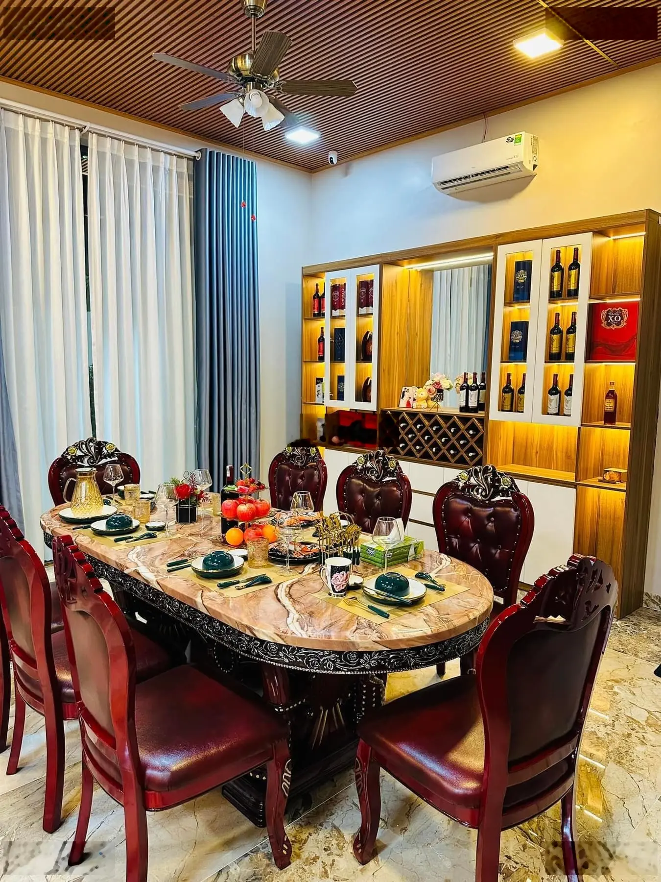Cần bán bthu tâm huyết . Gần cao đẳng điện lực q12. Tdt 274m2 giá bán 9,6tỷ bớt lộc( tặng nội thất)