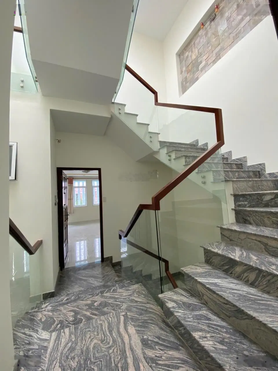 Bán nhà KDC Đại Phúc 5x22m. Trệt, 2 lầu. Sân thượng. Đường 12m. Giá 11tỷ5