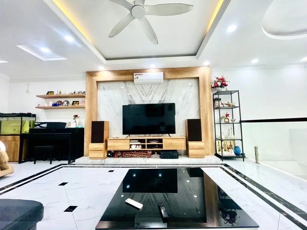 Bán nhà Cổ Linh 55m2 - 5 tầng MT 4.5m chỉ hơn 7 tỷ - full nội thất - trung tâm tiện ích - ngõ thông