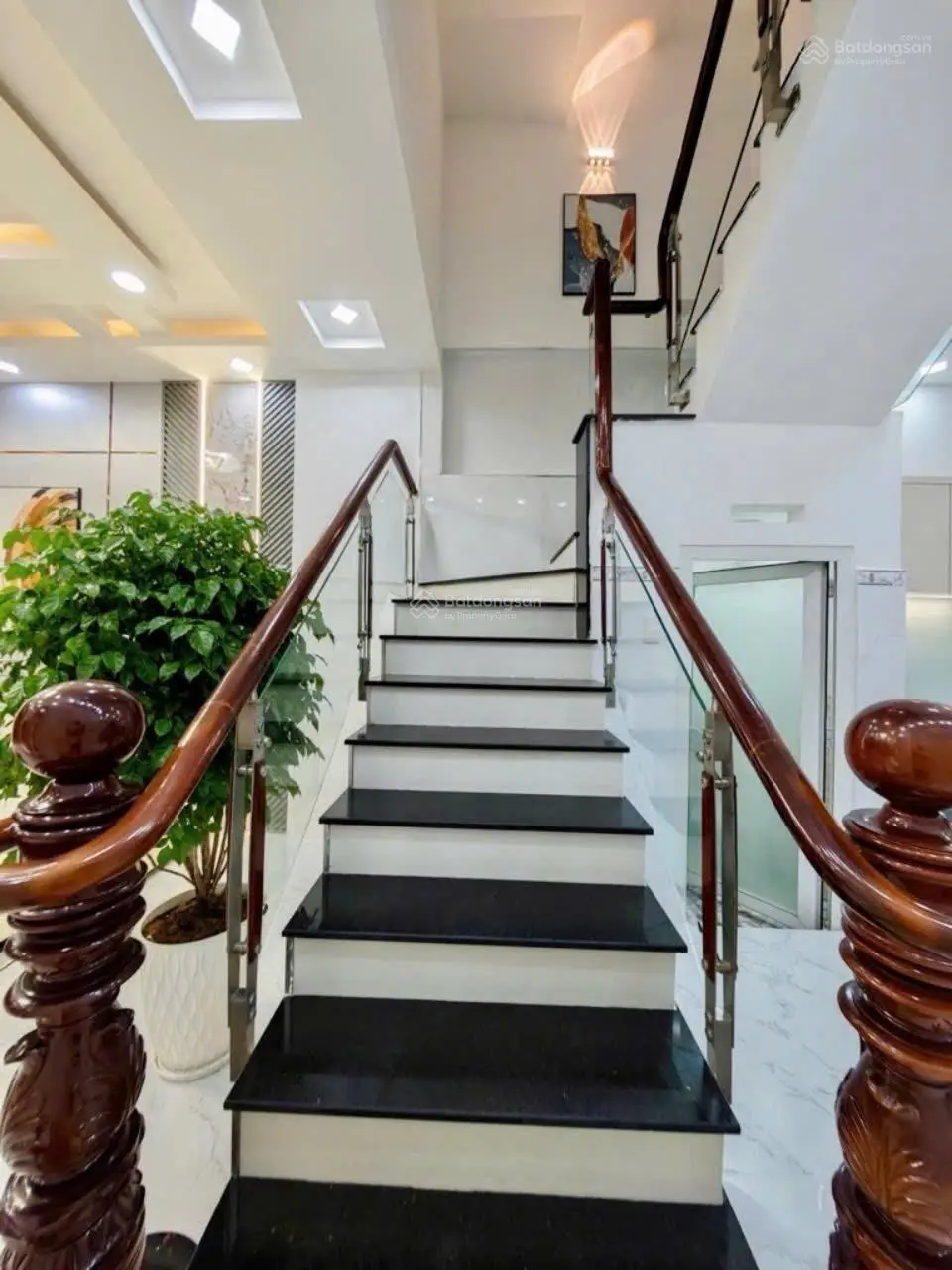 Siêu phẩm hẻm xe hơi thông hàng xóm với hiệp thành city - 4 tầng - full nội thất - chỉ 5.55tỷ