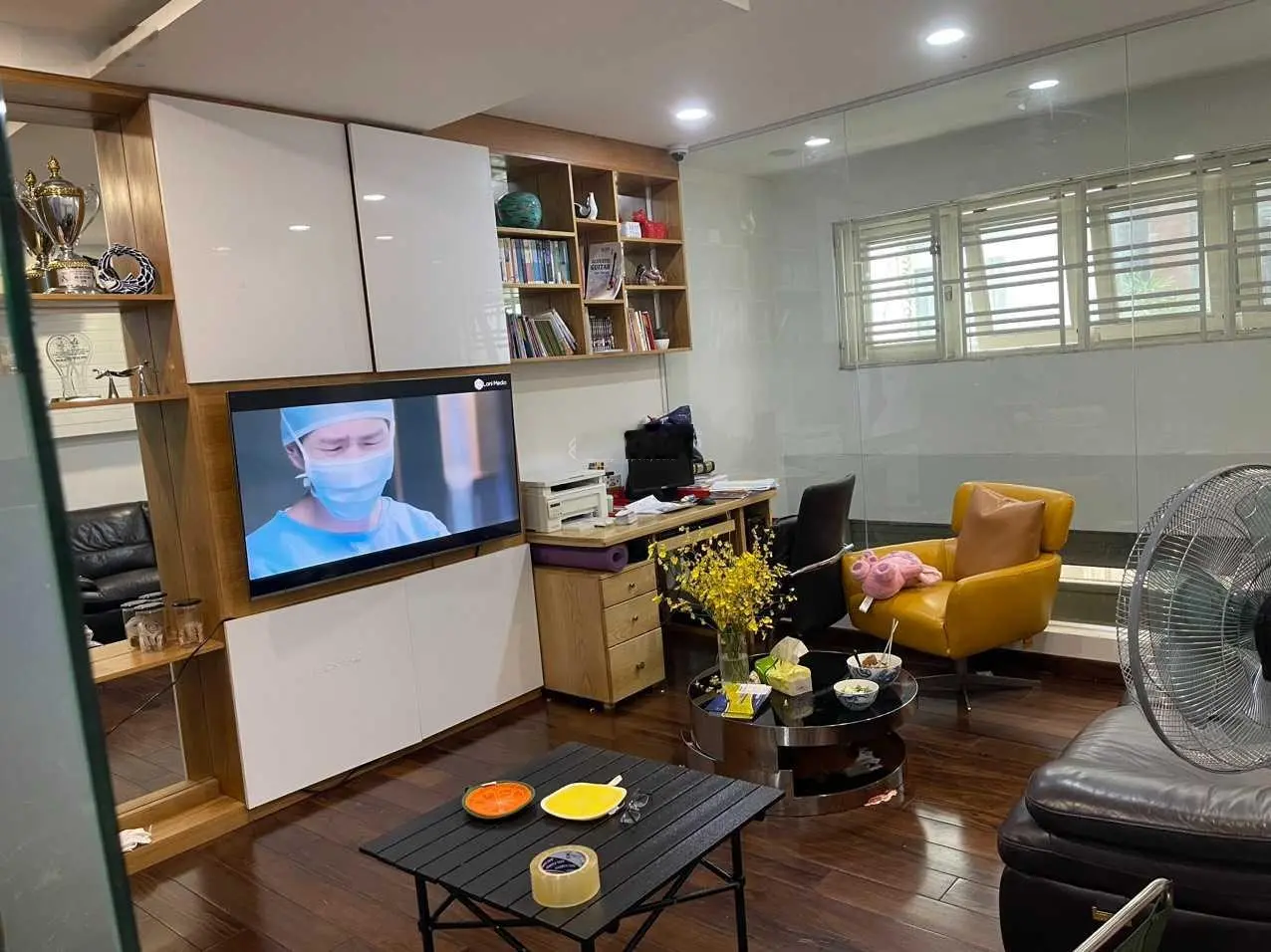 Bán nhà mặt tiền đường Hoa Lan, Phường 2, Quận Phú Nhuận, 4x16m, hầm 5 tầng đúc, HĐT 55 tr/th