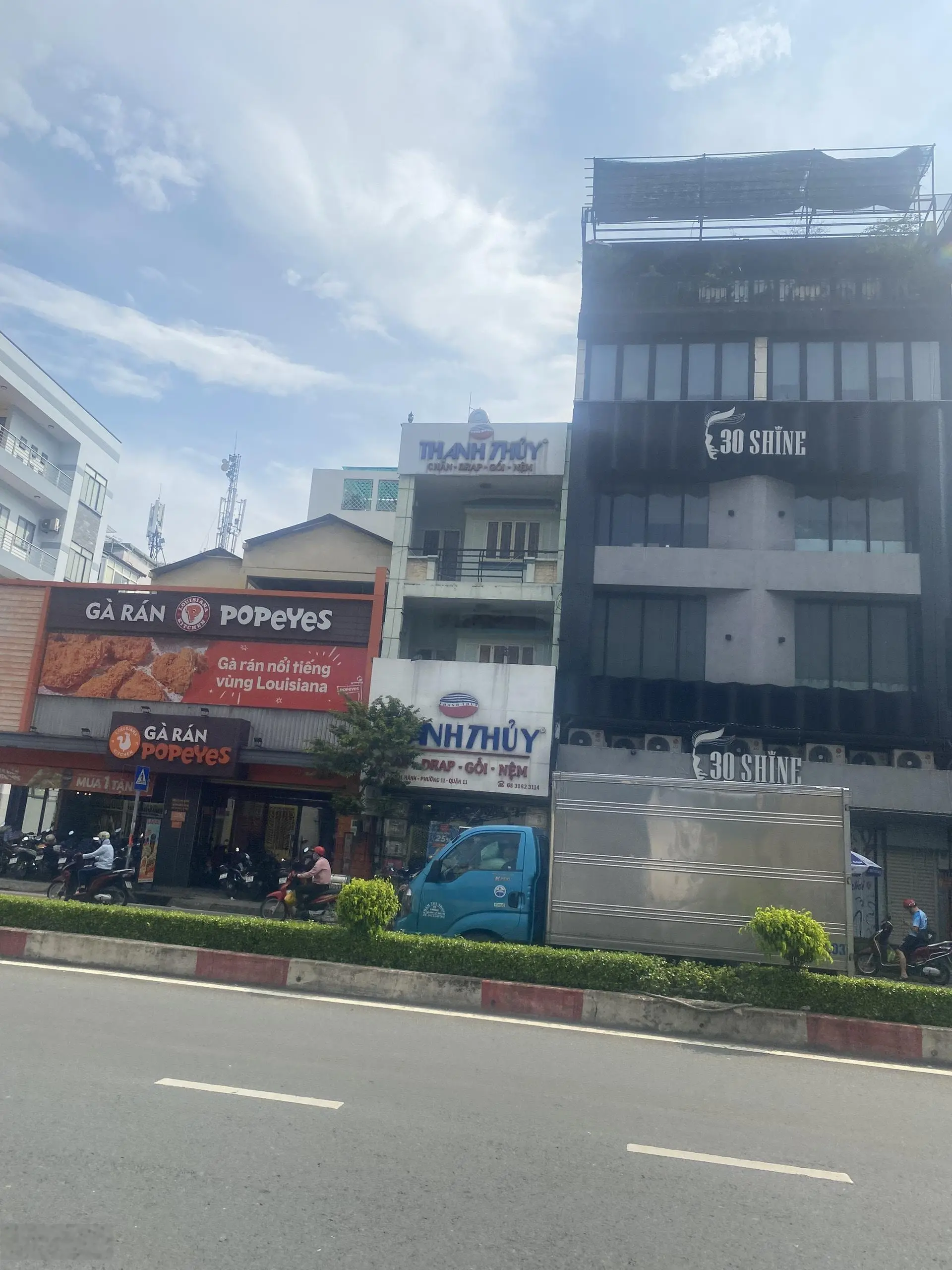 Bán nhà MT đường Lê Đại Hành, P11, Quận 11 - DT 9.5mx18m=171m2, hợp đồng thuê 120 triệu/tháng