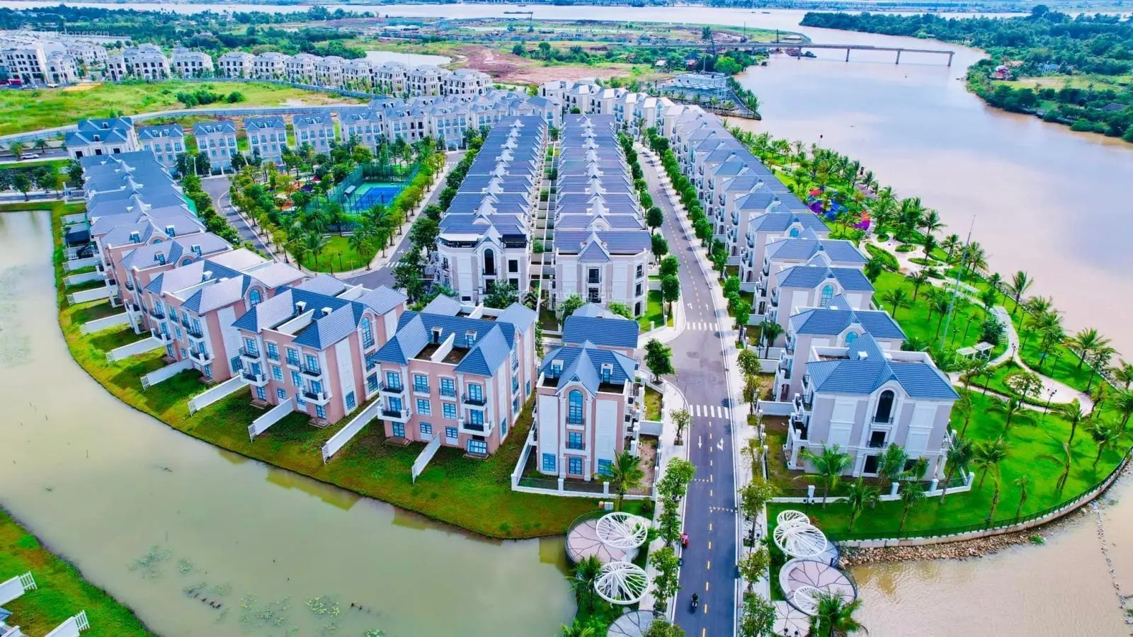 BÁN GẤP LỖ 7 TỶ CĂN BIỆT THỰ SONG LẬP RẺ NHẤT VINHOMES Q9