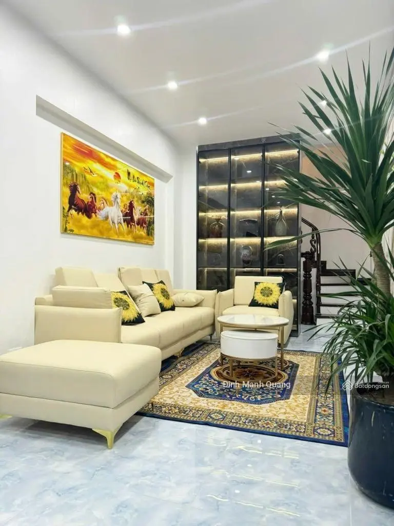 Võng Thị, phố hiếm nhà bán, 37m2. 6 tầng, gần ô tô gần phố, chỉ 7,x tỷ.