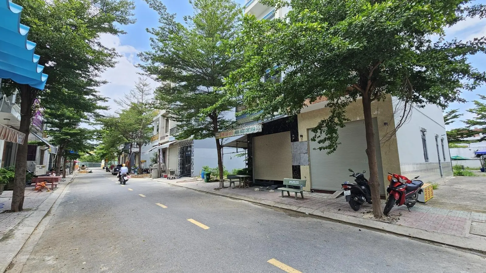 3 tỷ 950 bán nhà 2 mặt tiền 1 trệt 2 lầu KDC đẹp, P. Bình Chuẩn, TP. Thuận An