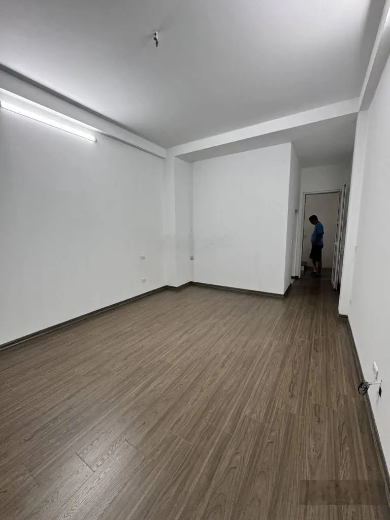 NHÀ MỚI XÂY, Vị trí năm ngay đầu Phố Phúc Lợi, khu VIP hàng xóm KĐT Việt Hưng, Vinhome riverside.