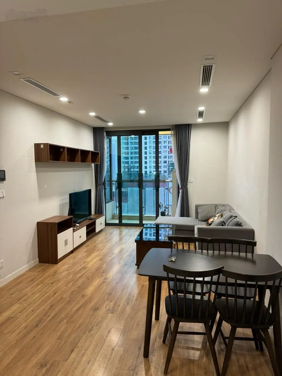Giá thật, bán gấp! The Legend 2PN, 2WC chỉ 5,1 tỷ, 72m2. Tầng trung cực đẹp. LH gấp: 0343 202 ***