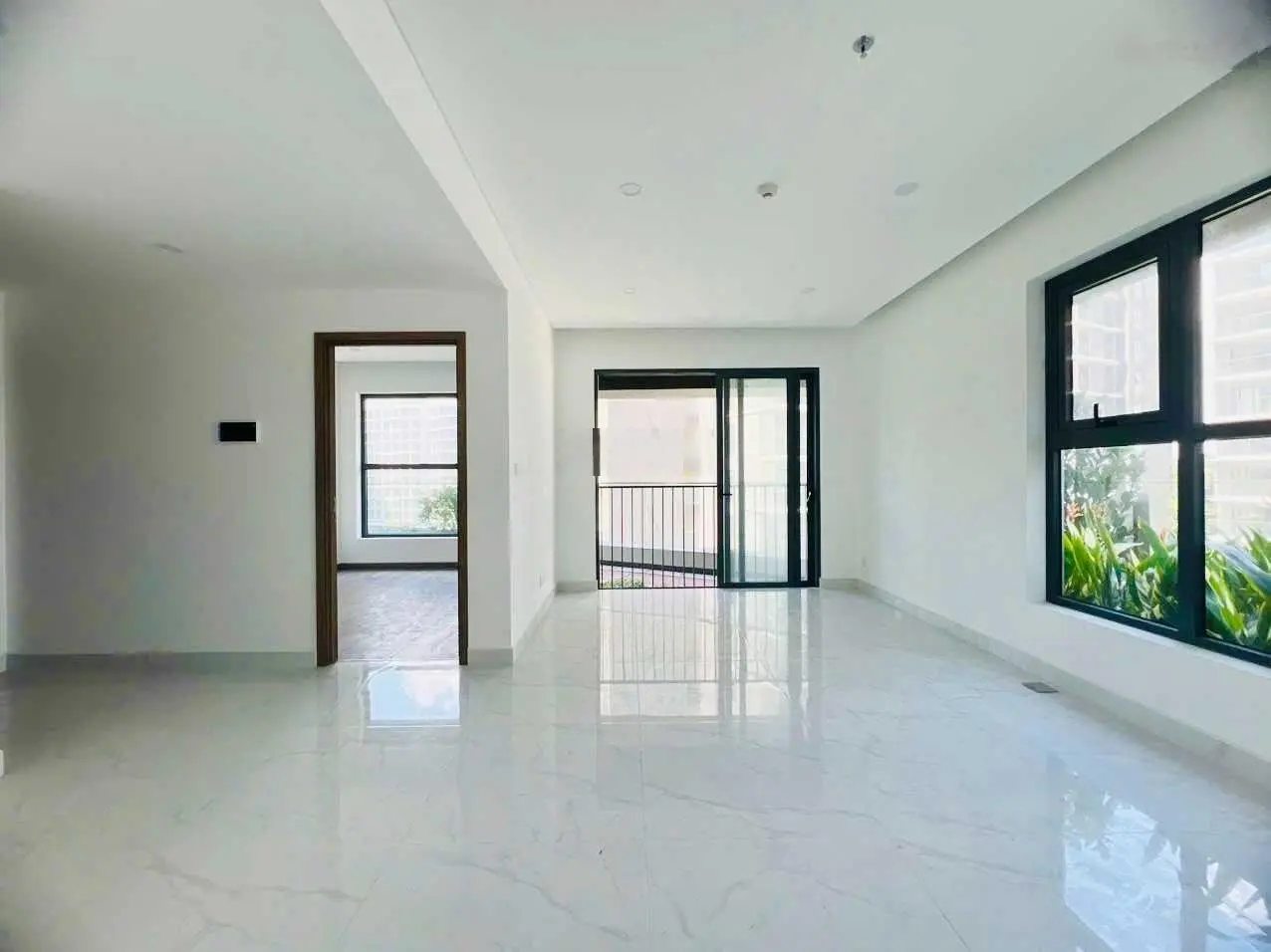 Hiếm! Còn 1 căn trệt trên không Alnata Plus - 80m2 - Bao gồm ô đậu xe - giá bán 5.550 tỷ (102%)