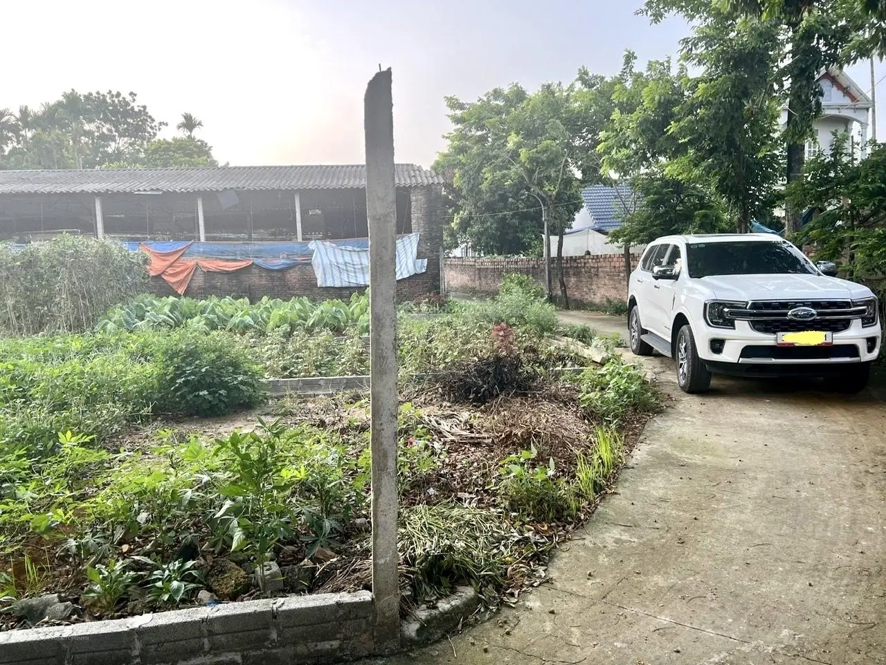 Còn duy nhất 1 lô S=93,9m2 full thổ cư (lô góc). Giá tốt chỉ nhỉnh 1tỷ xíu. Sẵn sổ hồng đẹp