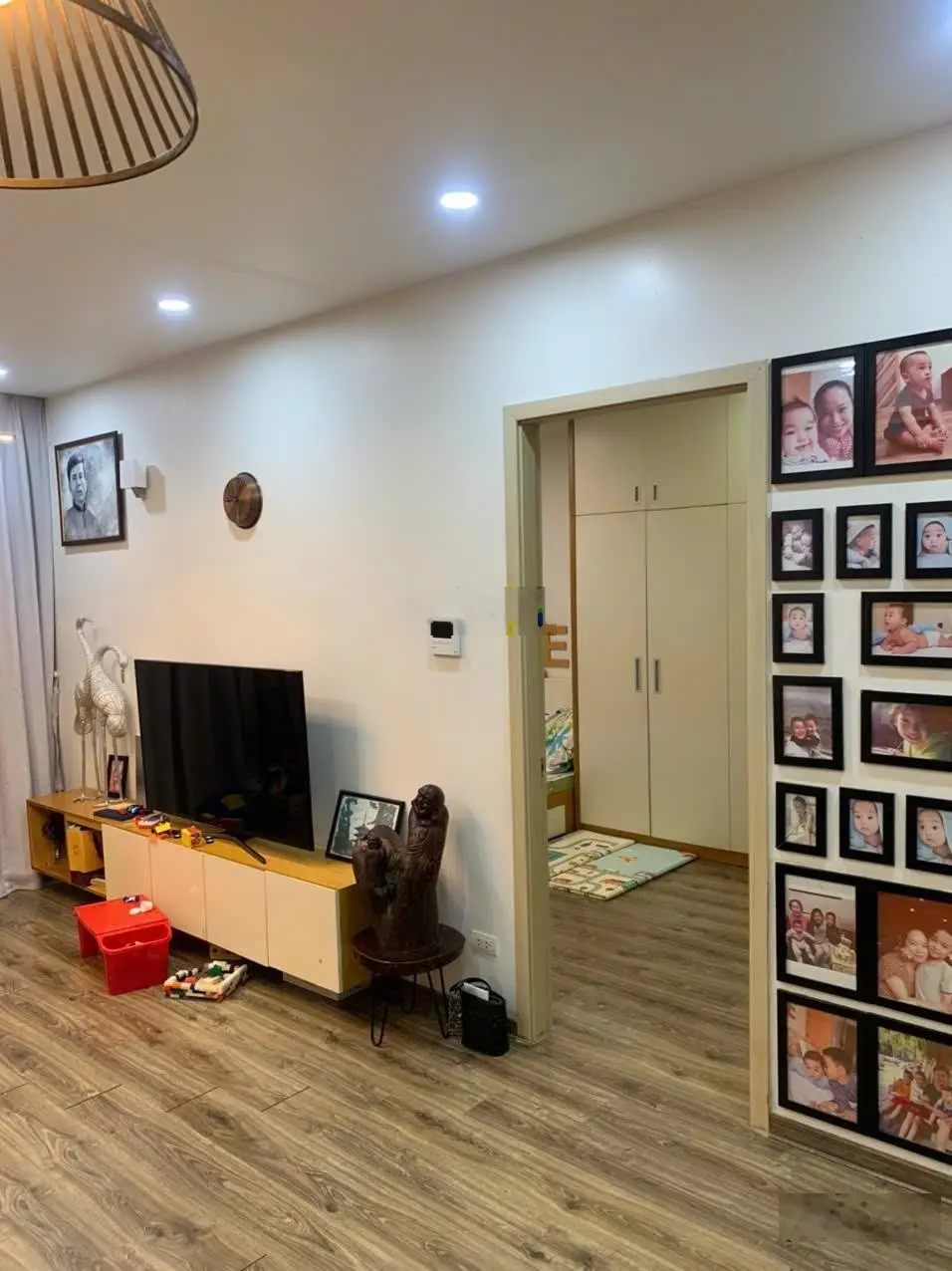Gia đình chuyển căn hộ 3 ngủ cần bán căn góc 3 mặt thoáng, hướng siêu mát, trong lành. Giá thật