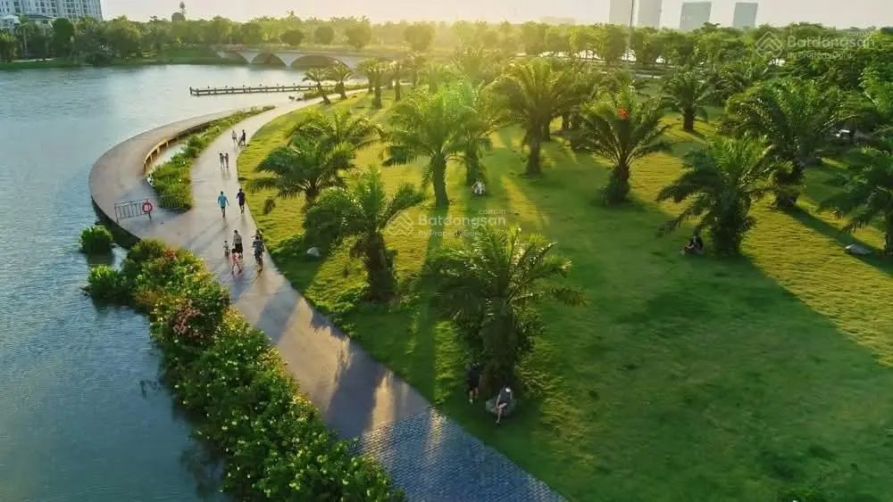 Biệt thự View Sông, ngay chợ , trường học, ủy ban. 200m2 SHR. Lh : 0903 880 293 Oanh