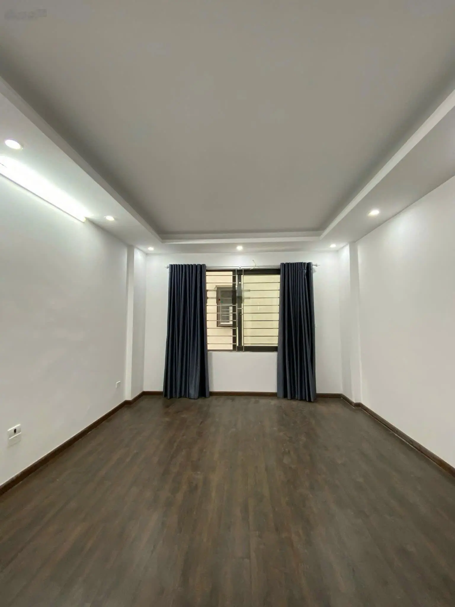 Bán nhà cách Yên Nghĩa 200m. 3 tầng*32m2. Full nội thất đẹp, chỉ việc đến ở. Ngõ rộng, ô tô đỗ cửa