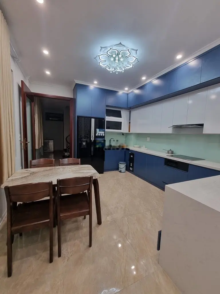 Cần bán gấp nhà phố Duy Tân 60m2, 7T, thang máy full nội thất,ô tô