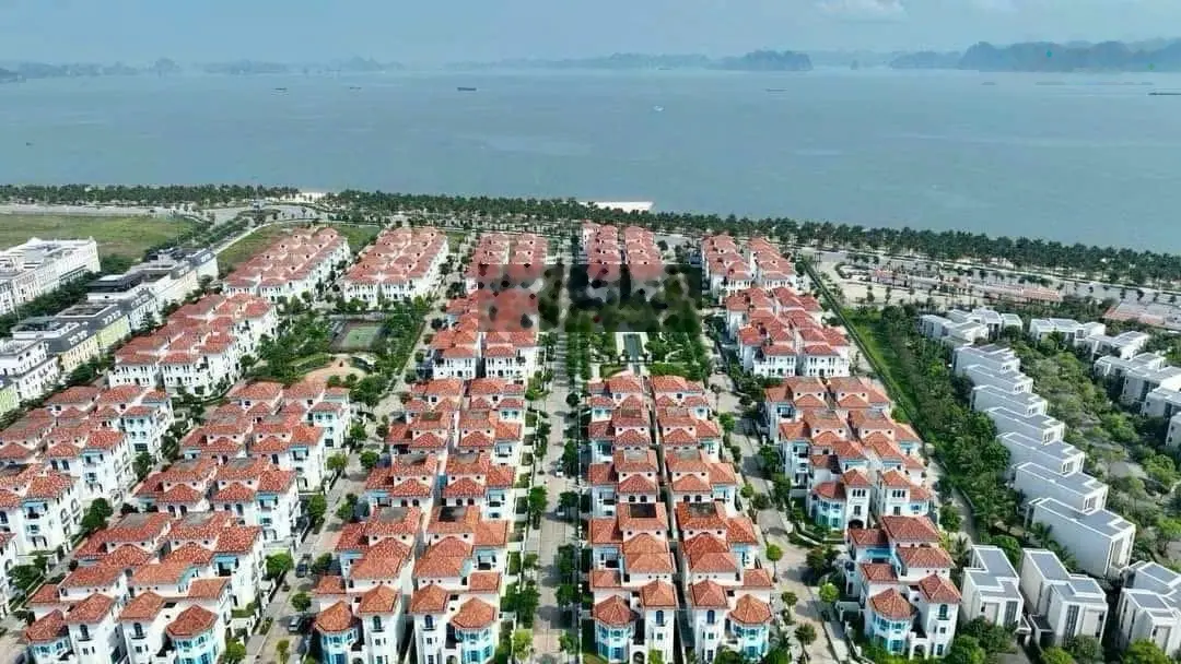 Bán căn biệt thự sun Feria mặt biển giá không thế tin nổi, liên hệ 0936 899 ***