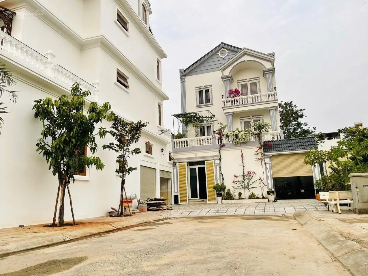 Bán biệt thự 2 mặt tiền ngay Đảo Kim Cương - 200m2 - Giá bán 23 tỷ