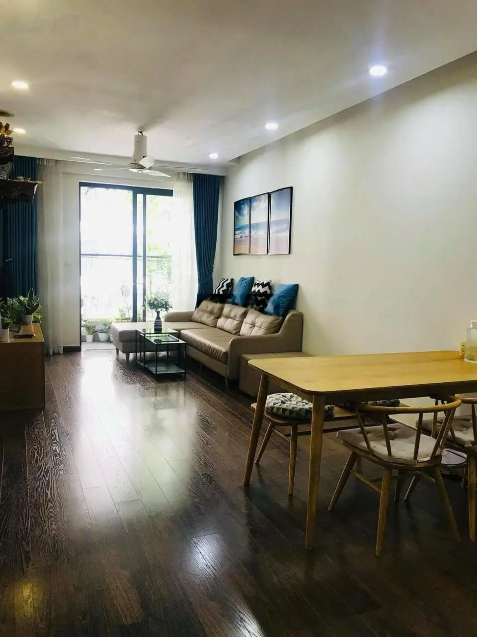 Chính chủ bán căn hộ Five Star diện tích 70,8m2, 2PN - 2WC, Cửa Đ ban công T, full nội thất
