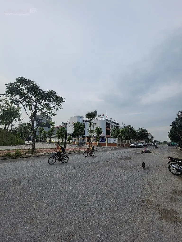 Tái định cư Ngọc Thụy, lô góc, mặt tiền rộng, views công viên, 2 mặt ô tô tránh, gần Khai Sơn