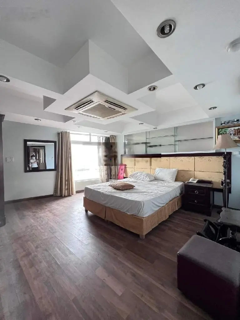 Bán khách sạn 3 sao - mặt phố Bùi Thị Xuân - 13 tầng - dòng tiền 8 tỷ/năm - DT 120m2 - giá 78 tỷ