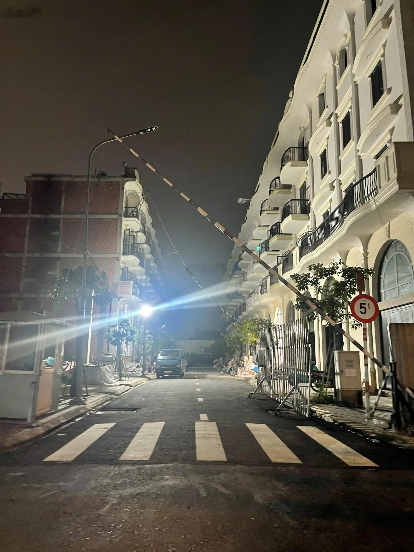 Cần bán nhà cũ Thạnh Lộc, Quận 12, gần Ngã Tư Ga giáp Gò Vấp