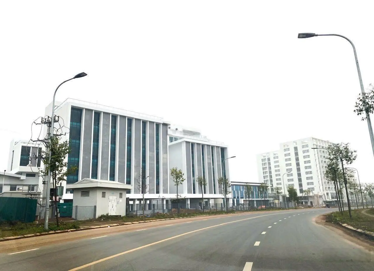DT 120m2, 2 mặt tiền, cổng vào TDC ĐHQG, lại rẻ hơn 1 nửa, đường 3 ô tô tránh, full đất ở