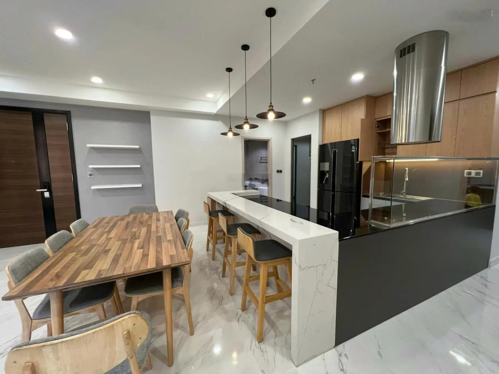 Cần bán gấp căn hộ The Grande (M5) - Midtown siêu rộng-DT 140m2 căn góc giá 10.2 tỷ. LH 0933 233 ***