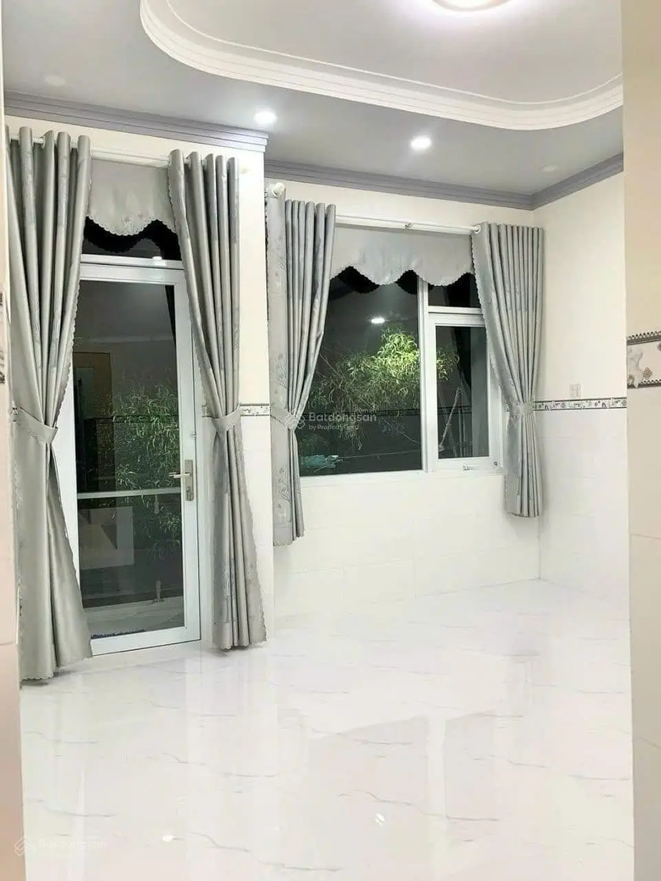 Bán căn nhà đang cho thuê 15tr/th- dt 75m2 - giá 3 tỷ 340- shr