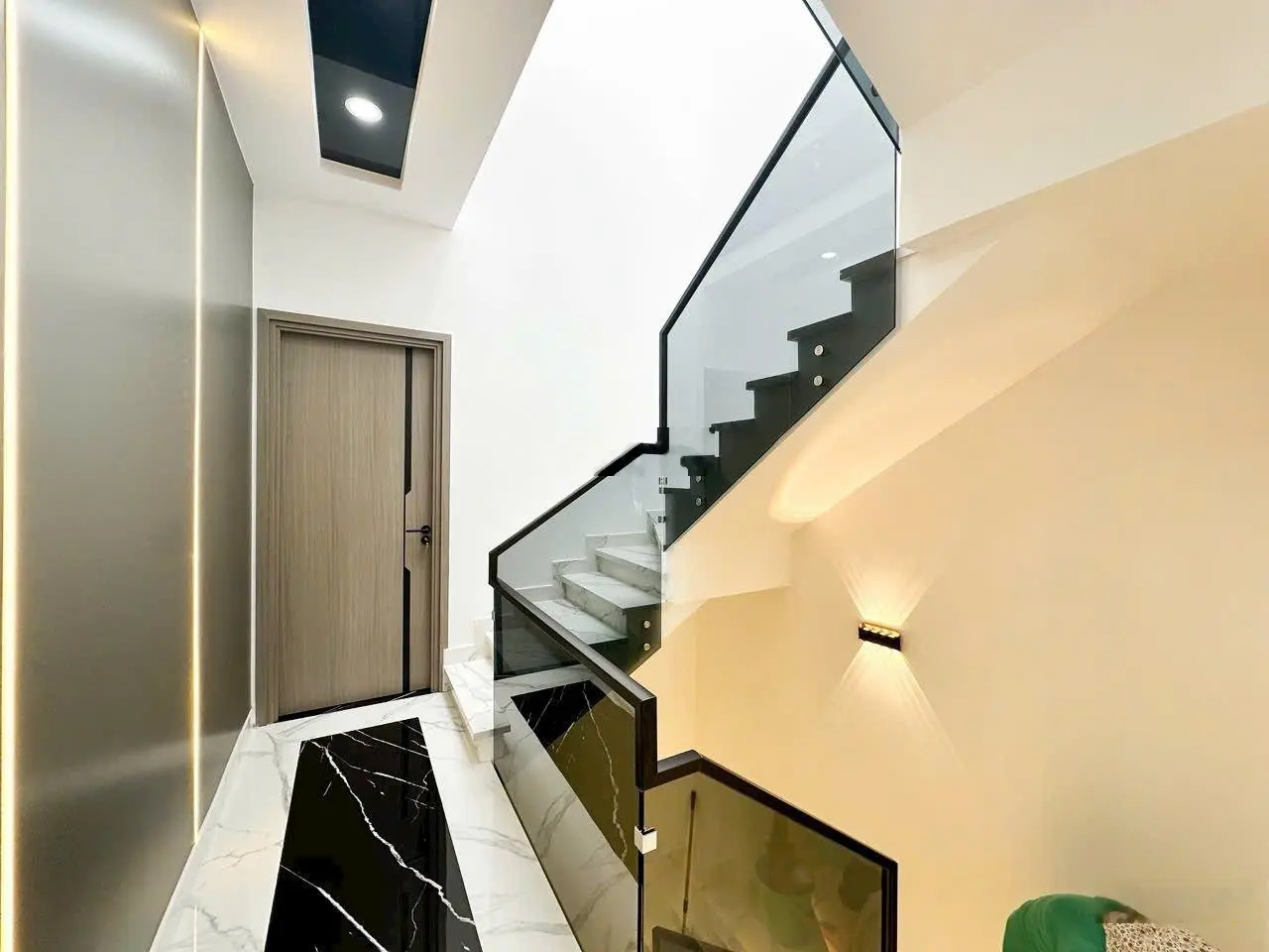 Hot - nhà phố hiện đại mới xây xong đường huỳnh thị đồng -- thông ra dương cát lợi