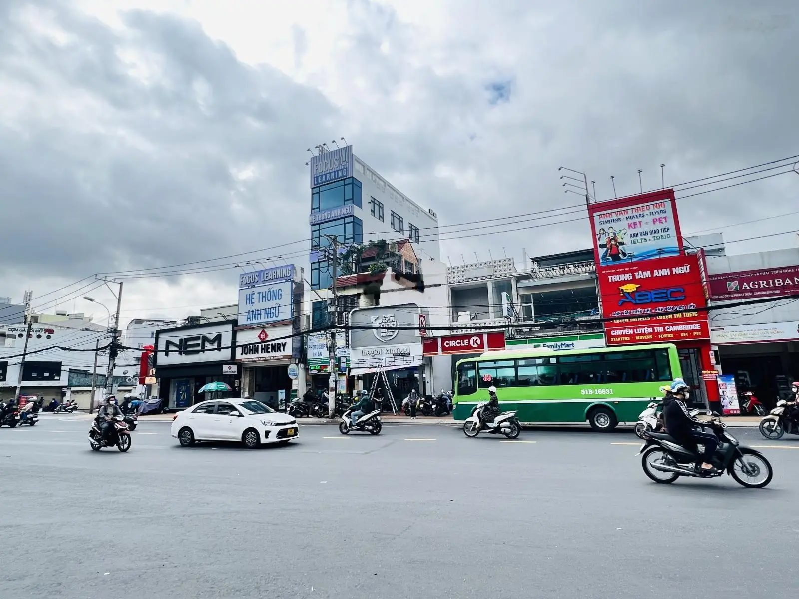 Siêu vị trí phố chuyên doanh Võ Văn Ngân - P. Bình Thọ - 267m2 ngang 6.5m - HĐT 150 triệu/Th