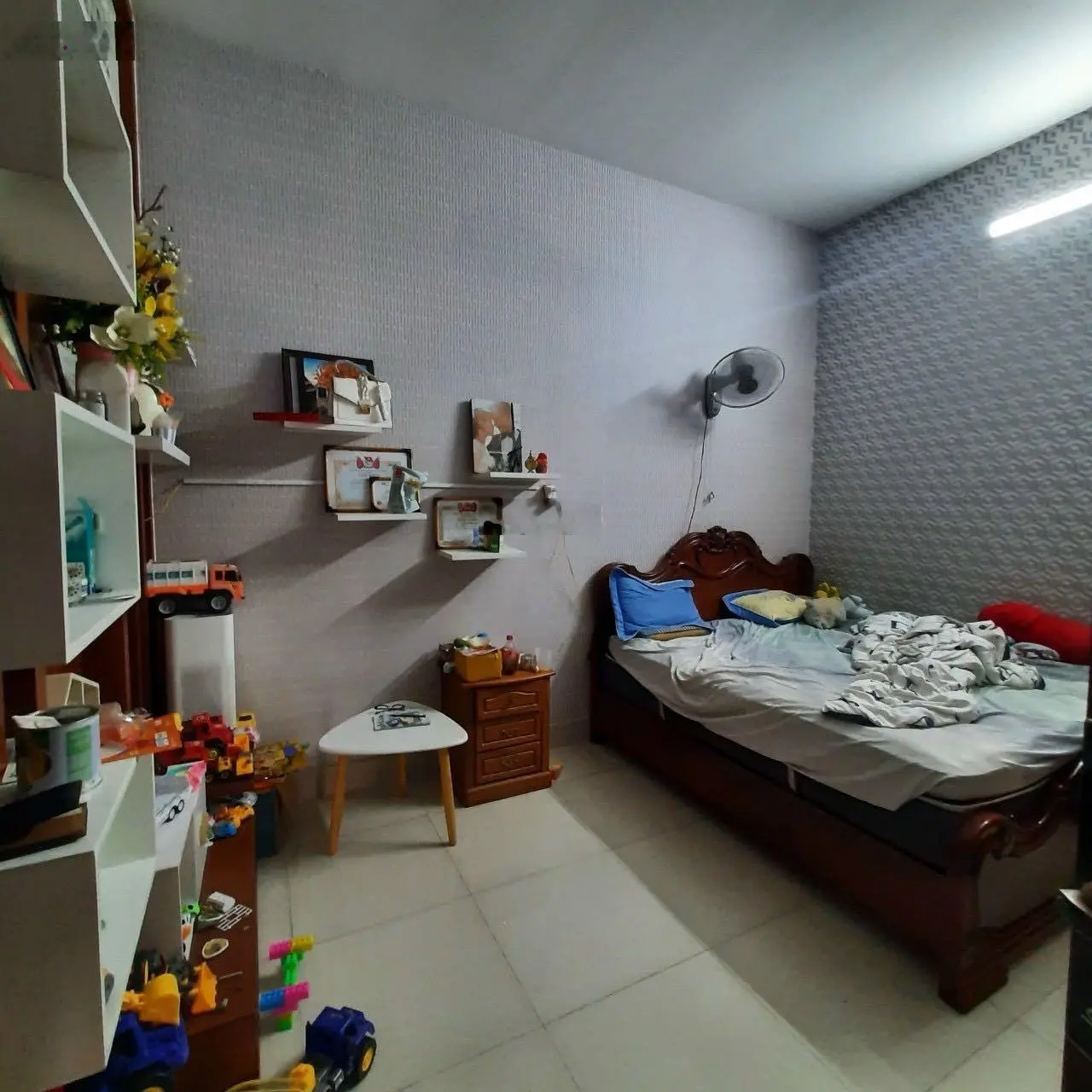 Hàng thơm. Giá siêu hạt rẻ. Nhà gần Vincom TP. Dĩ An. DT: 172m2 lầu trệt 5 phòng ngủ. Giá: 4,8 tỷ